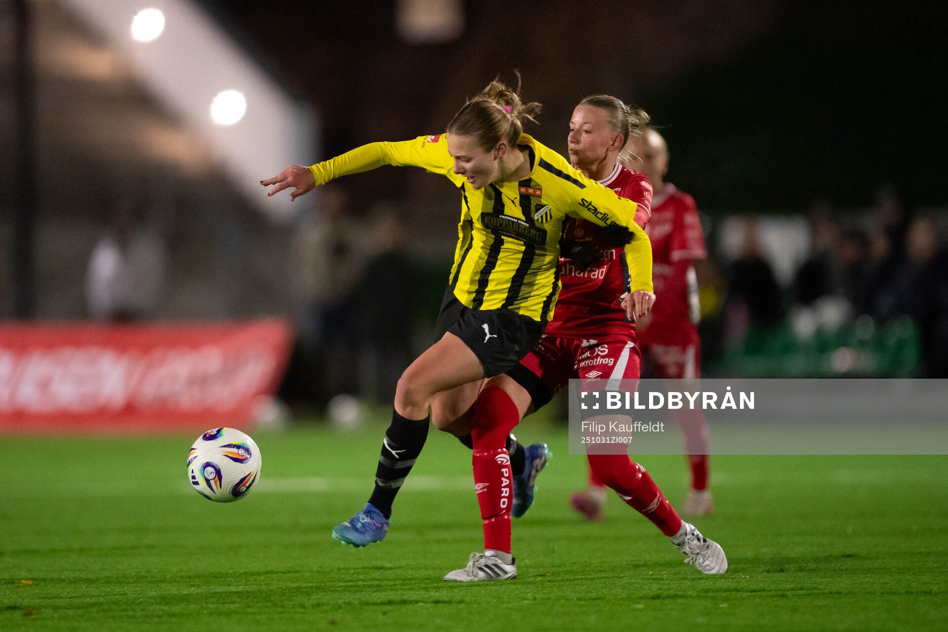 Häckens Tora Lindskog och Elfsborgs Hanna Gunnarsson