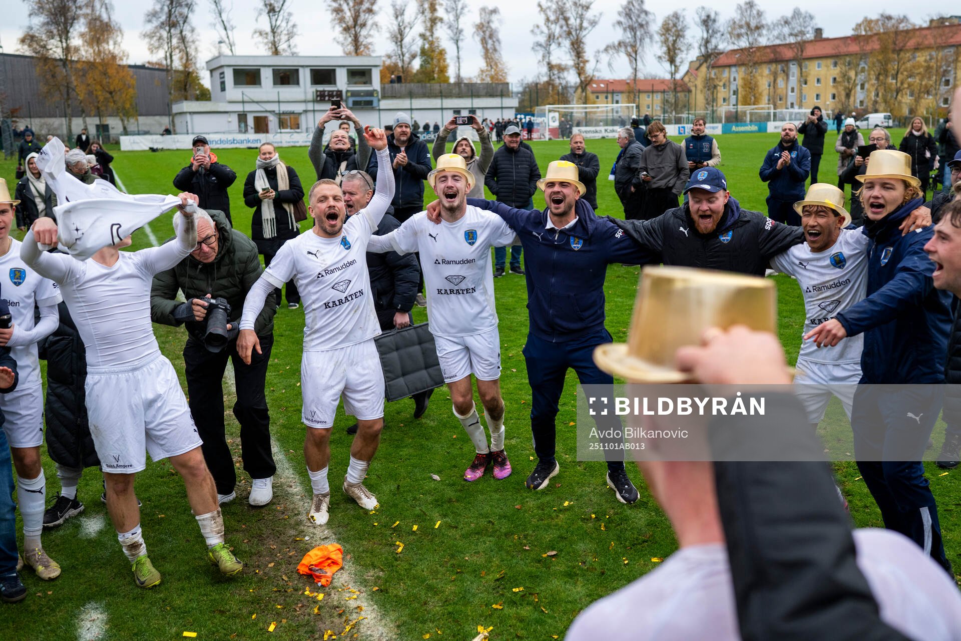 Staffanstorps Uniteds spelare jublar