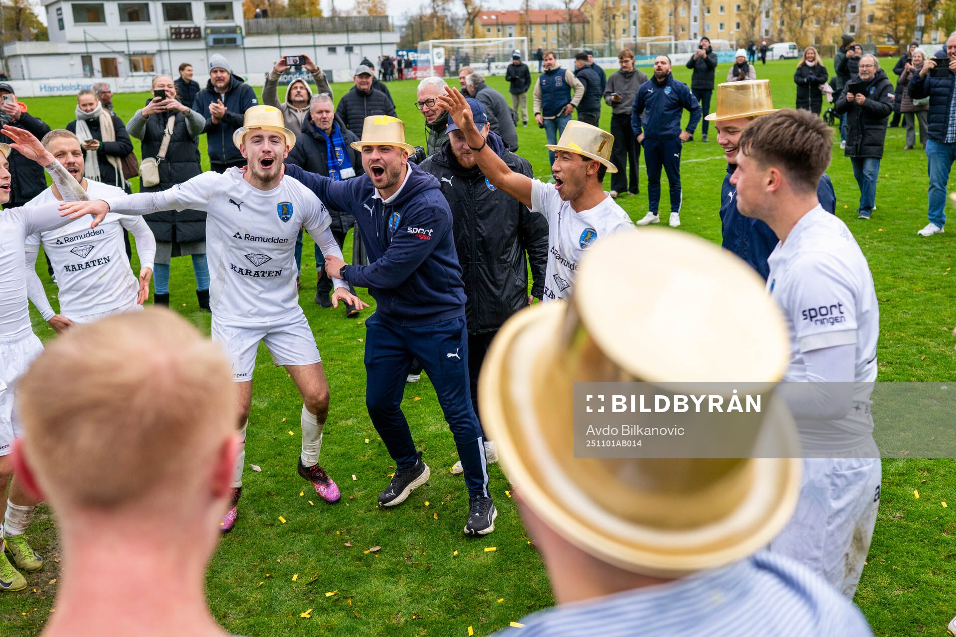 Staffanstorps Uniteds spelare jublar