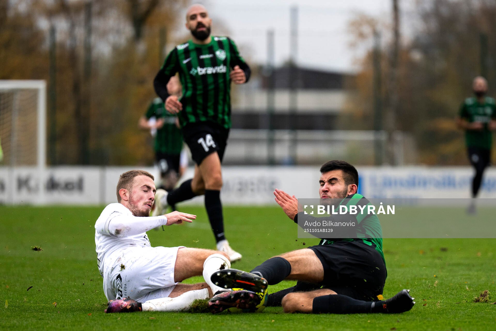 Högaborgs Sebastian Paulsson mot Staffanstorps Uniteds