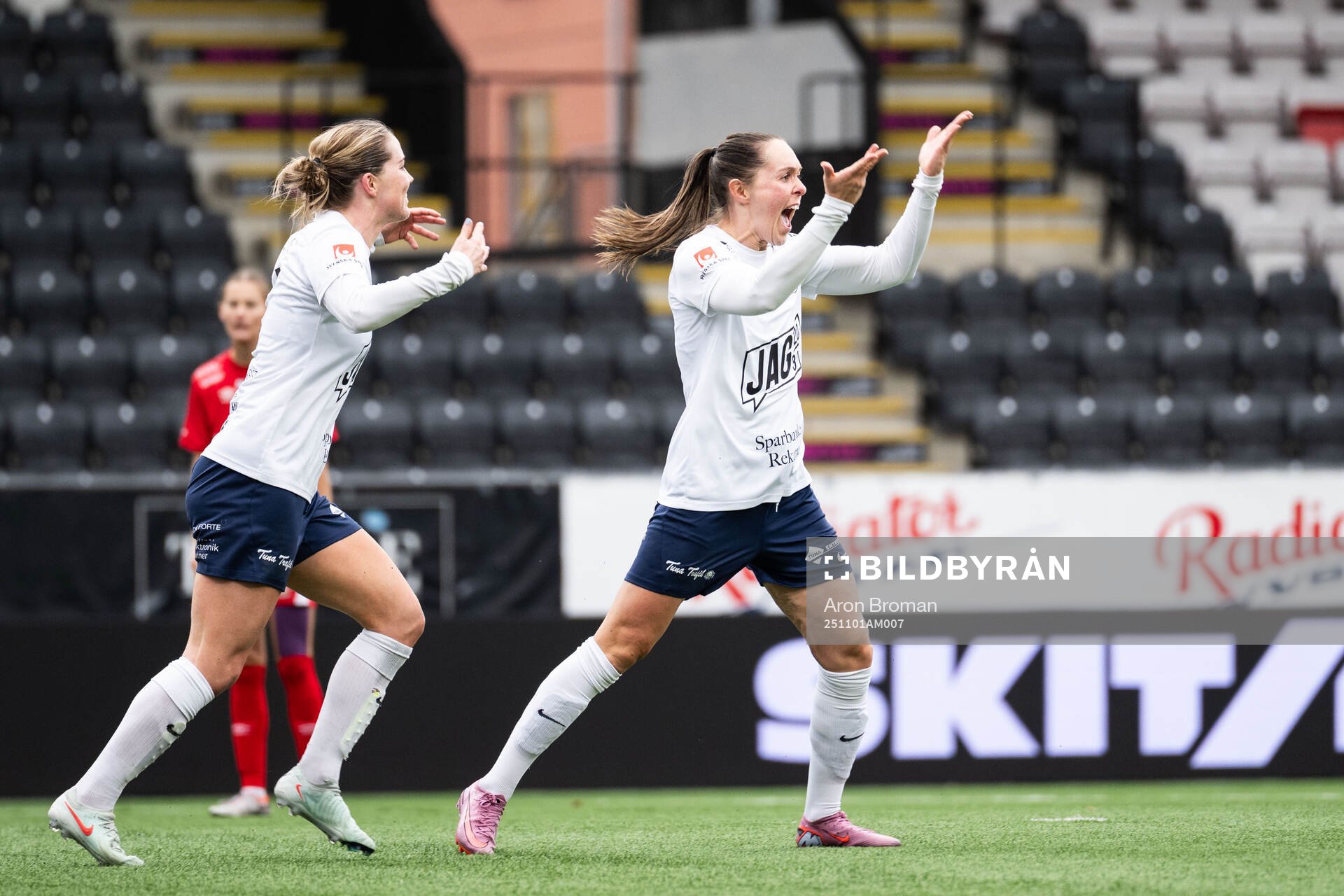 Eskilstuna Uniteds Felicia Rogic jublar