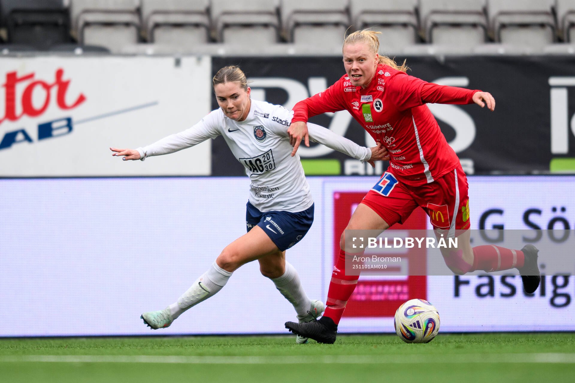 Eskilstuna Uniteds Gabrielle Rose Rennie och KIF Örebros