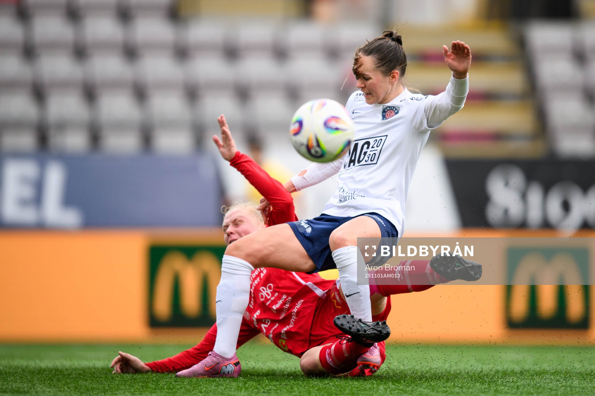 KIF Örebros Sofia Parkner och Eskilstuna Uniteds Felicia