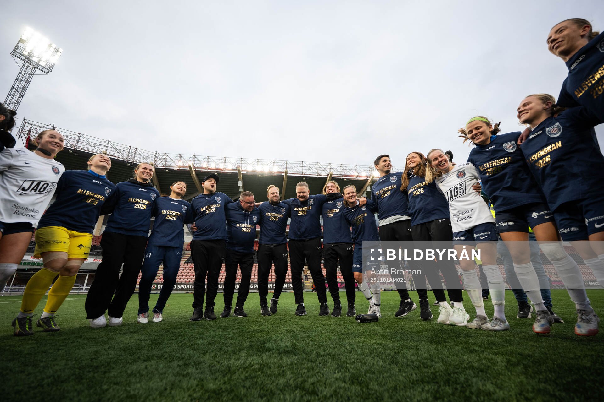Eskilstuna Uniteds spelare jublar