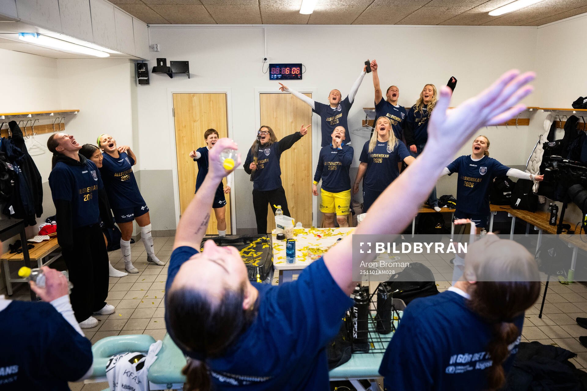 Eskilstuna Uniteds spelare jublar