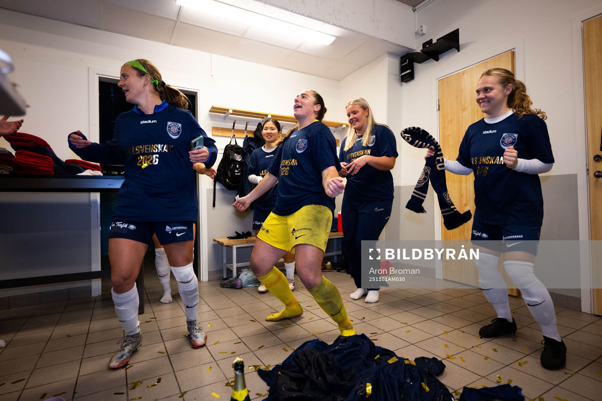 Eskilstuna Uniteds spelare jublar