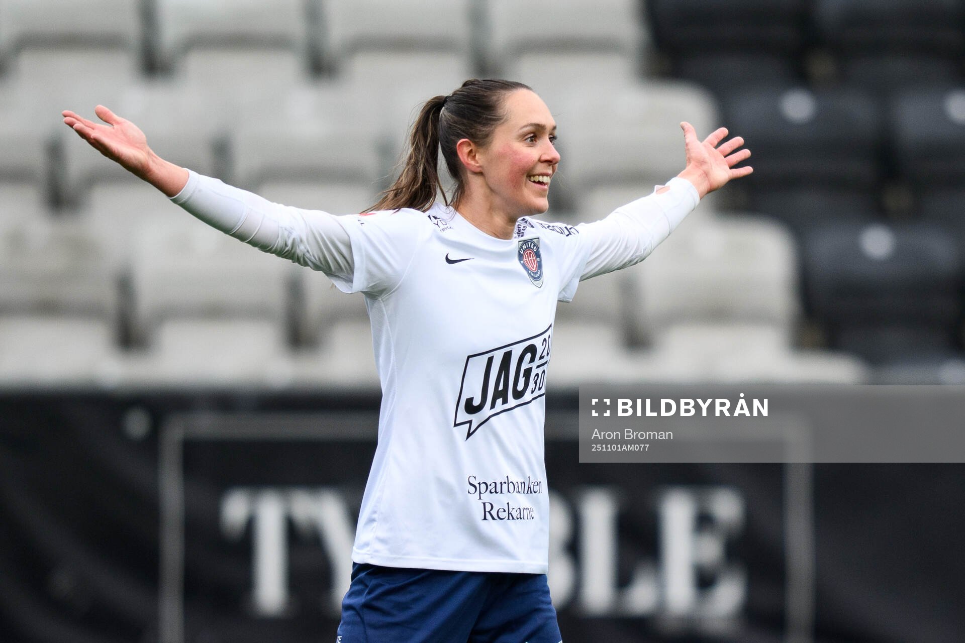 Eskilstuna Uniteds Felicia Rogic jublar