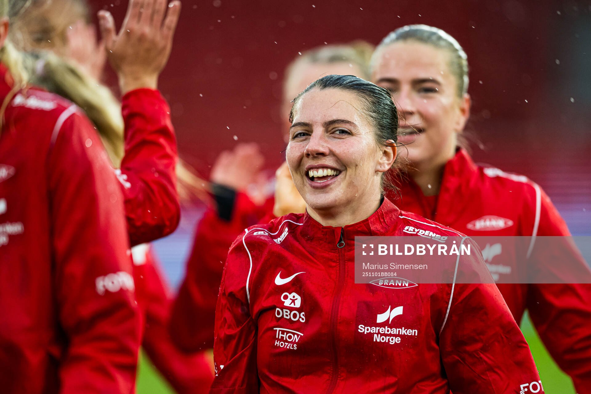 Cecilie Redisch Kvamme of Brann warms up