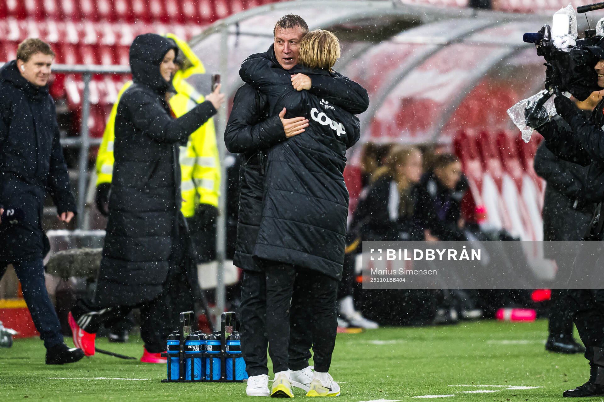 Leif Gunnar Smerud, head coach of Brann, celebrates