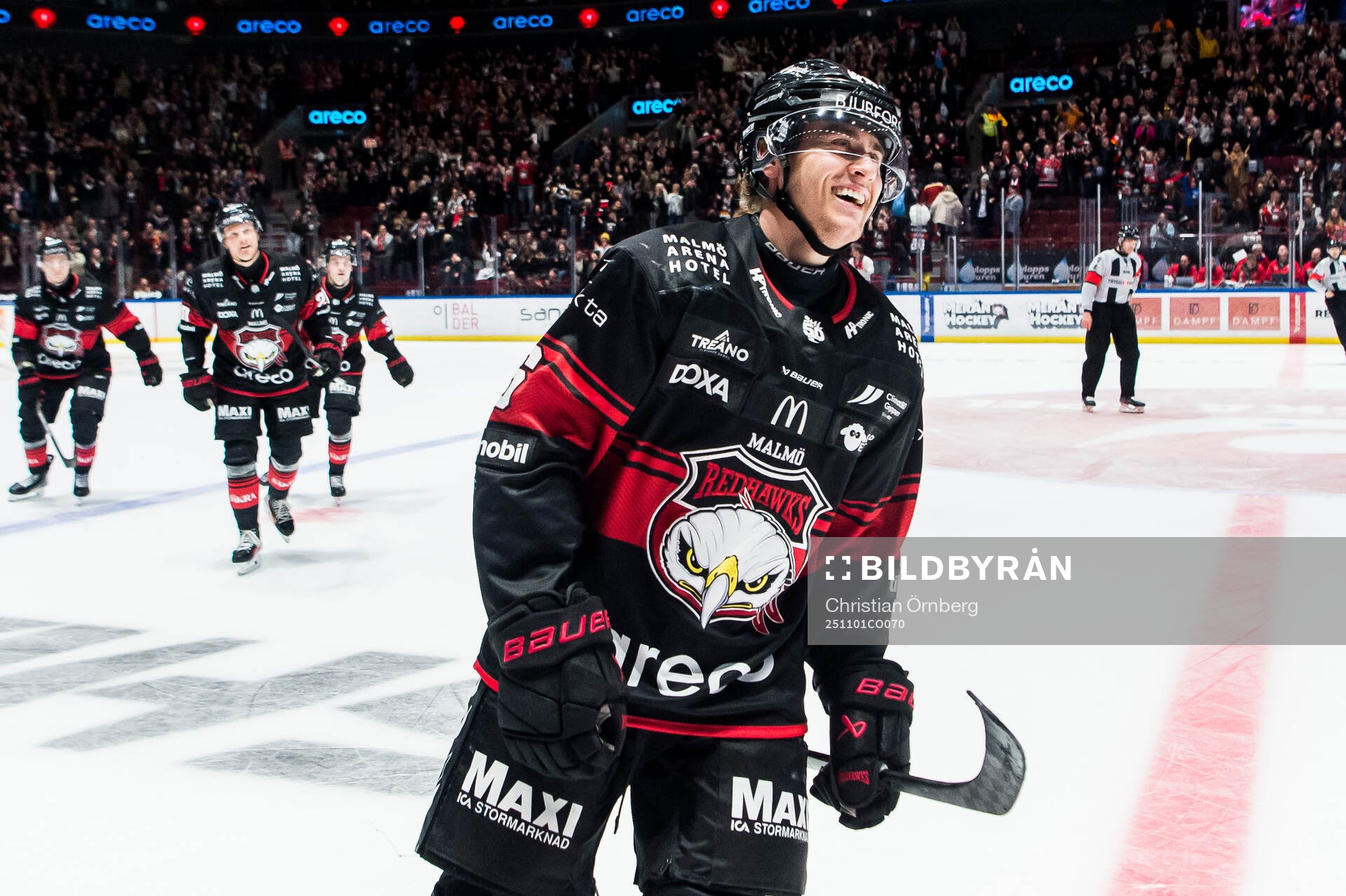 Malmö Redhawks Eemil Viro jublar