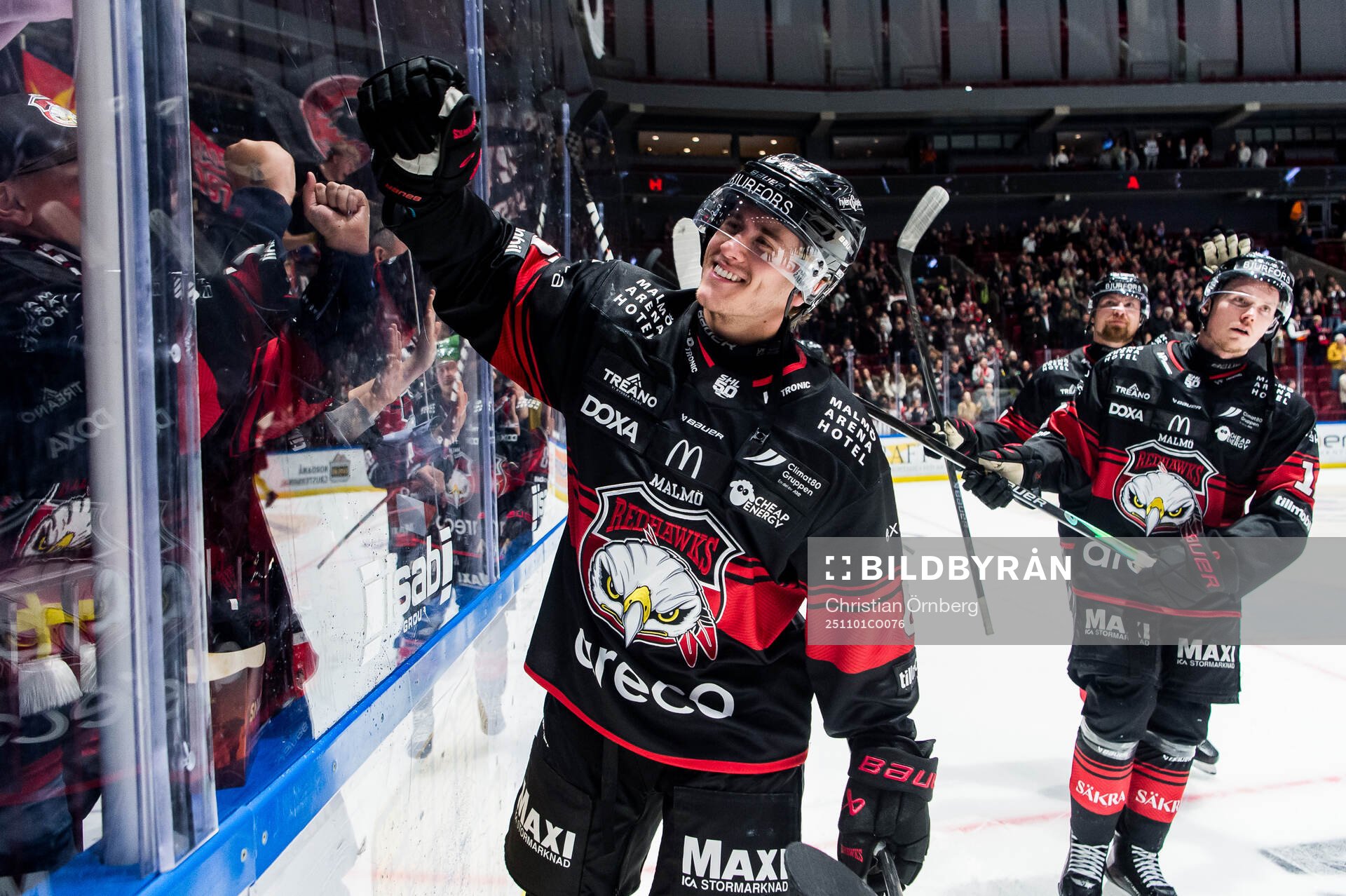 Malmö Redhawks Eemil Viro jublar