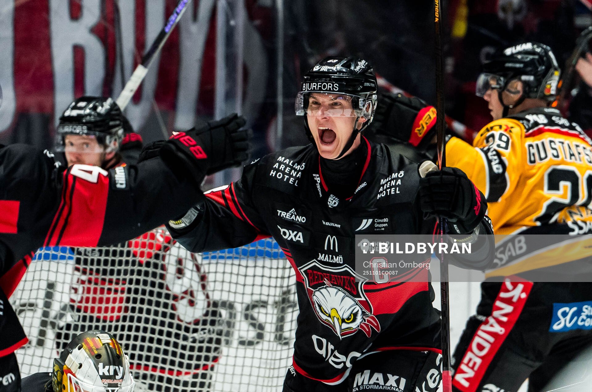 Malmö Redhawks Fredrik Händemark jublar