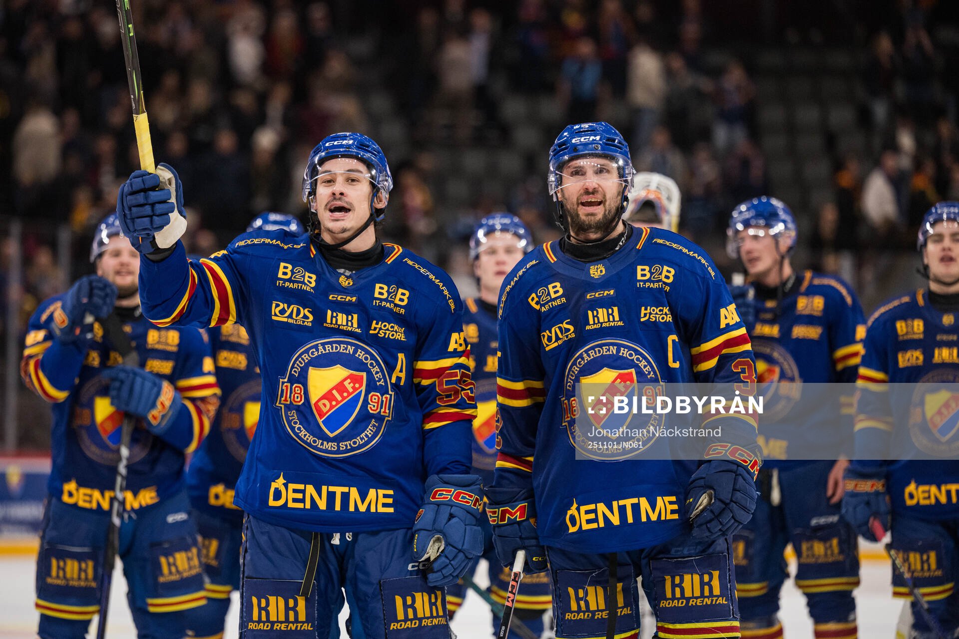 Djurgårdens Charles Hudon och Marcus Krüger jublar