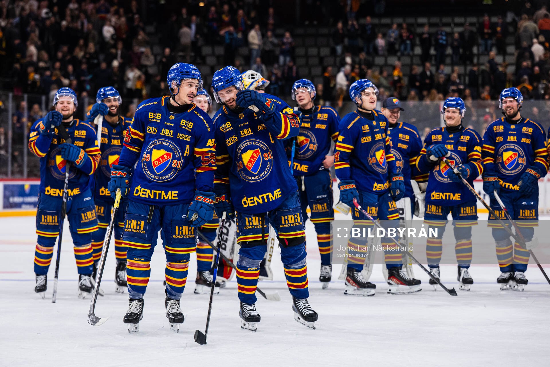 Djurgårdens Charles Hudon och Marcus Krüger jublar