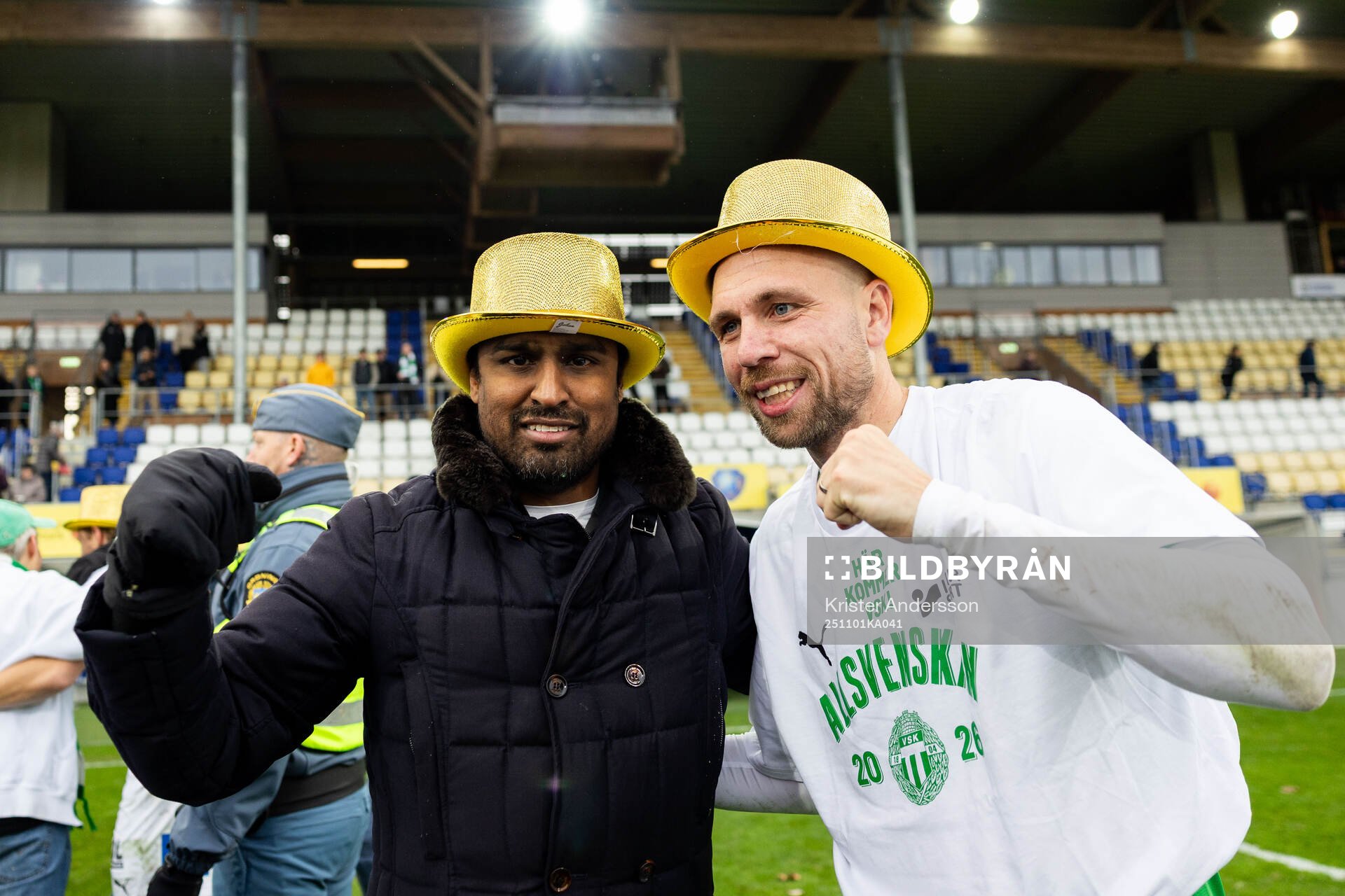 Västerås tränare  Kalle Karlsson och Jonathan Ring jublar