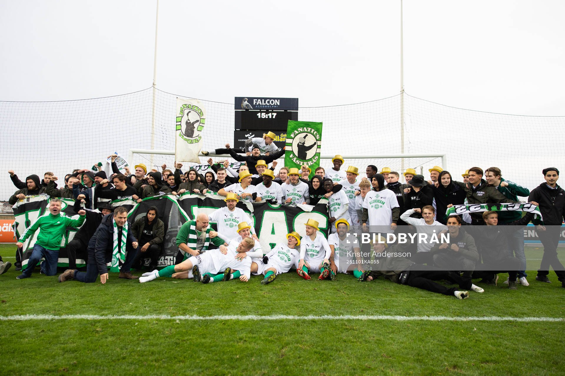 Västerås spelare och supportrar jublar