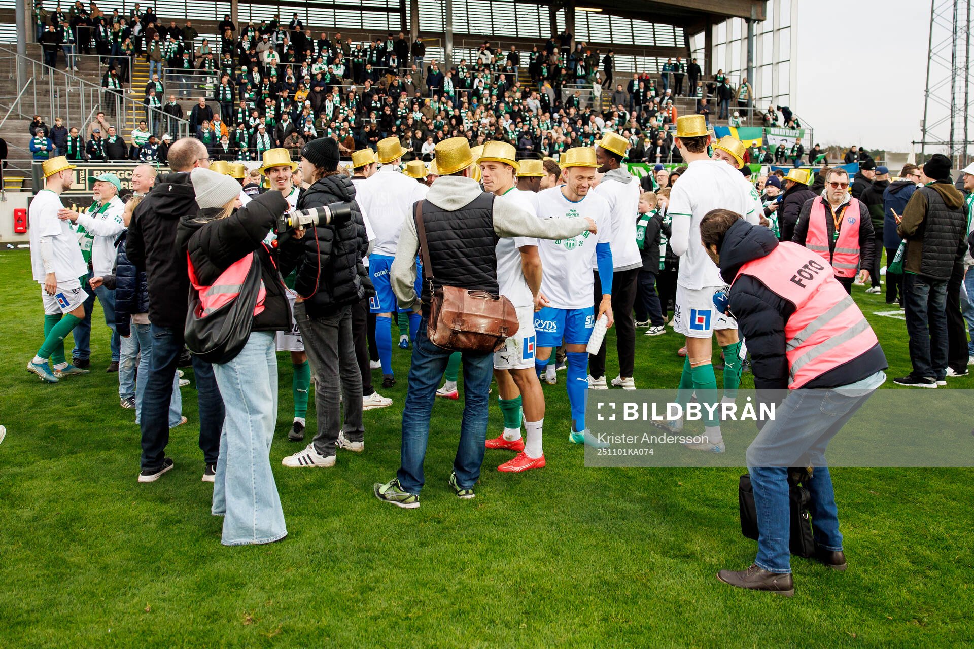 Västerås spelare jublar med publiken