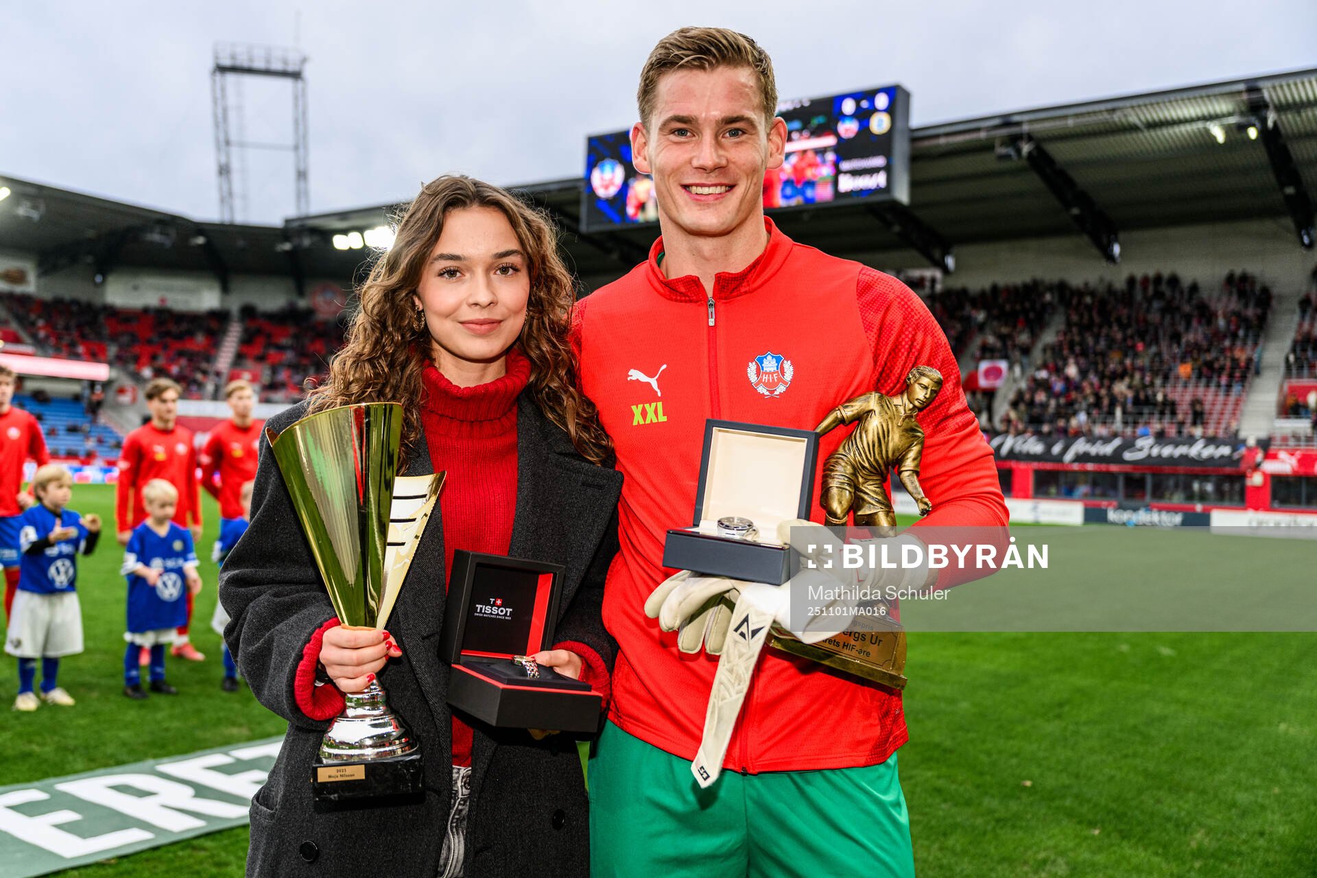 Helsingborgs Maja Nilsson och målvakt Johan Brattberg