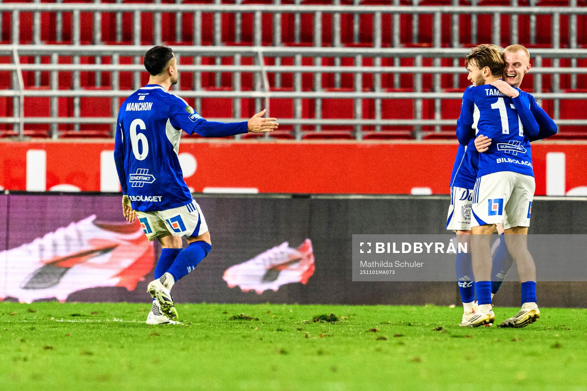 GIF Sundsvalls Lucas Forsberg jublar
