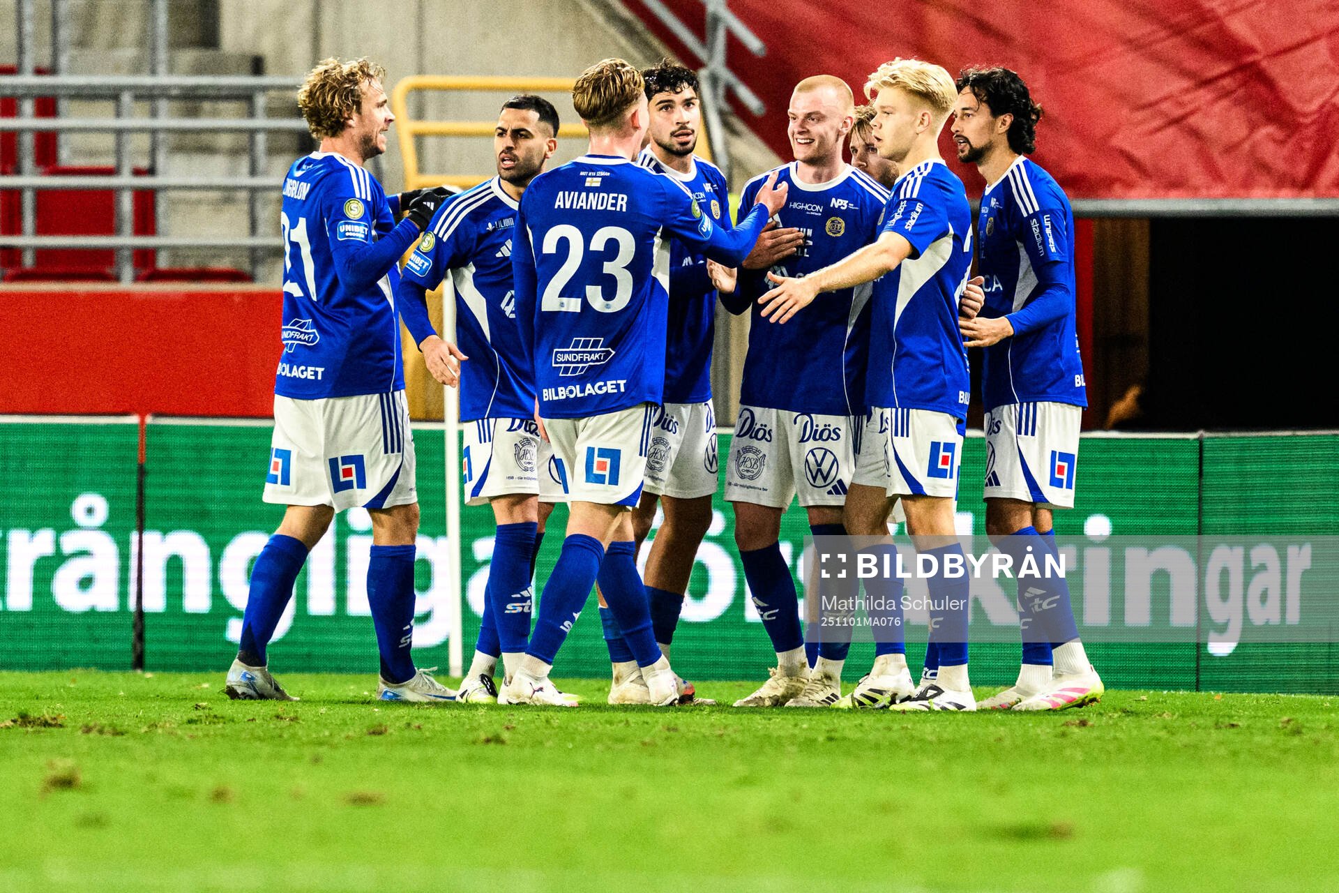 GIF Sundsvalls Lucas Forsberg jublar