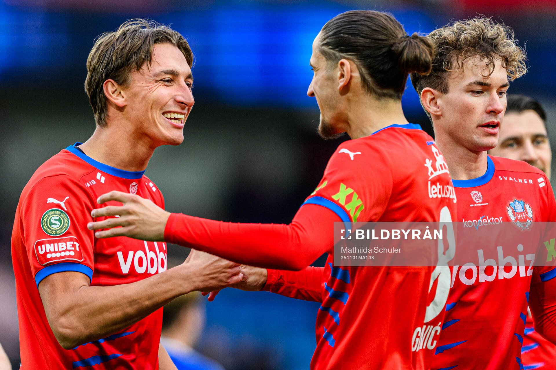 Helsingborgs Wilhelm Nilsson jublar med Ervin Gigovic