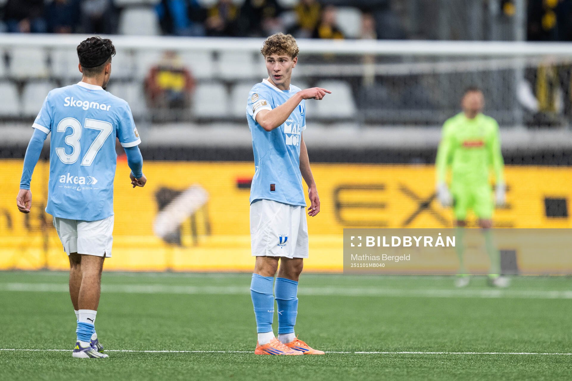 Malmö FFs Adrian Skogmar och Häckens Hugo Bolin