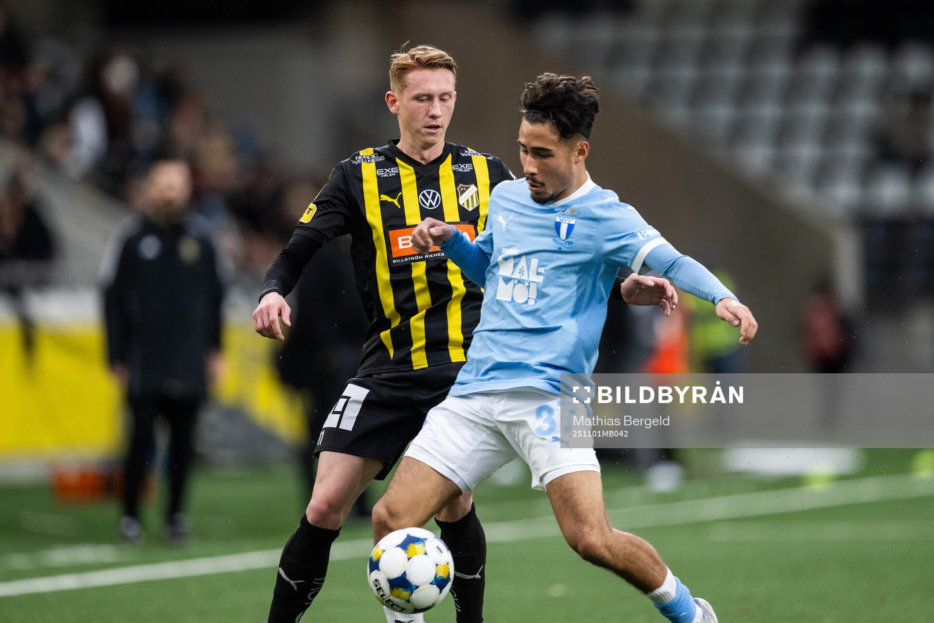 Häckens Julius Lindberg och Malmö FFs Adrian Skogmar