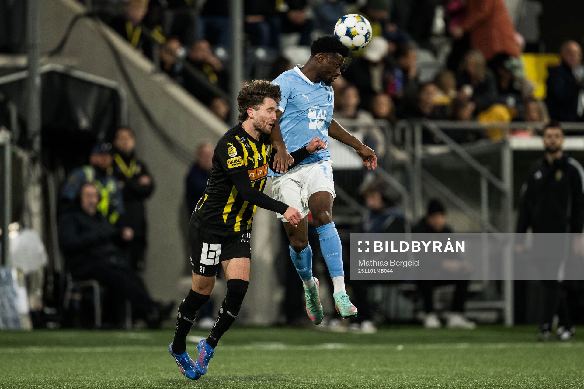 Häckens Adam Lundkvist och Malmö FFs Emmanuel Ekong