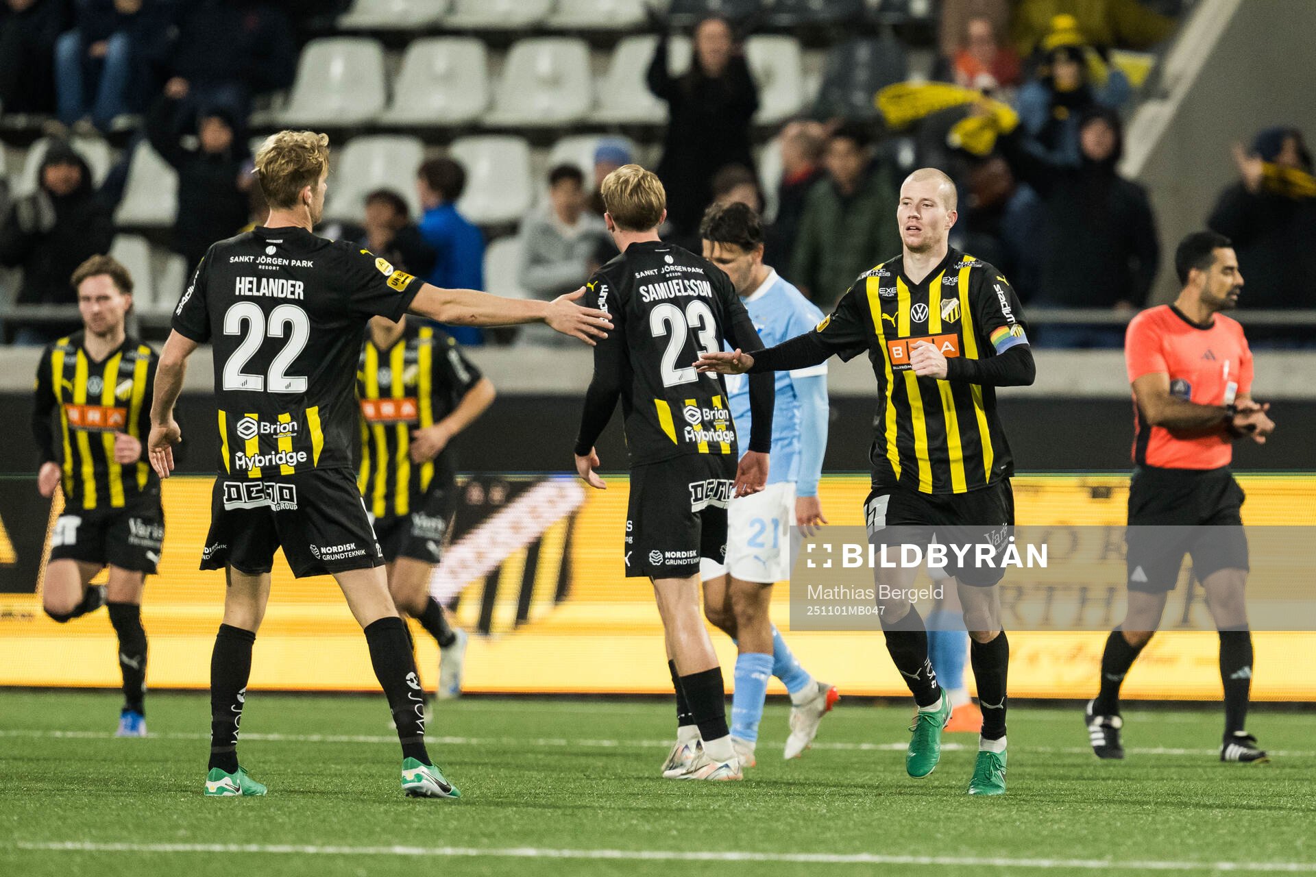 Häckens Simon Gustafson jublar