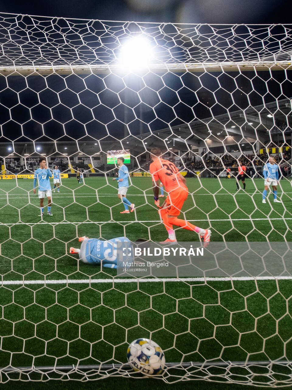 Malmö FFs Adrian Skogmar, Kenan Busuladzic, Gabriel