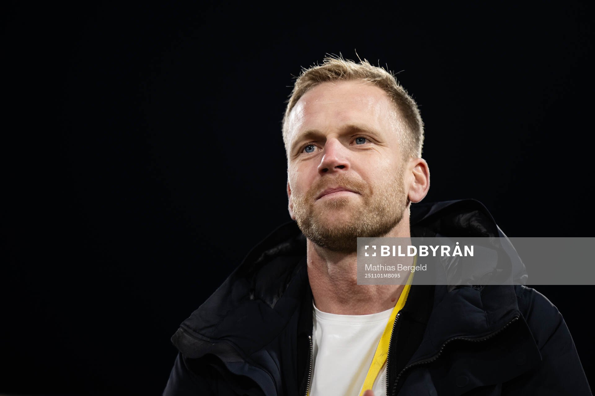 Häckens målvakt Peter Abrahamsson tackas av