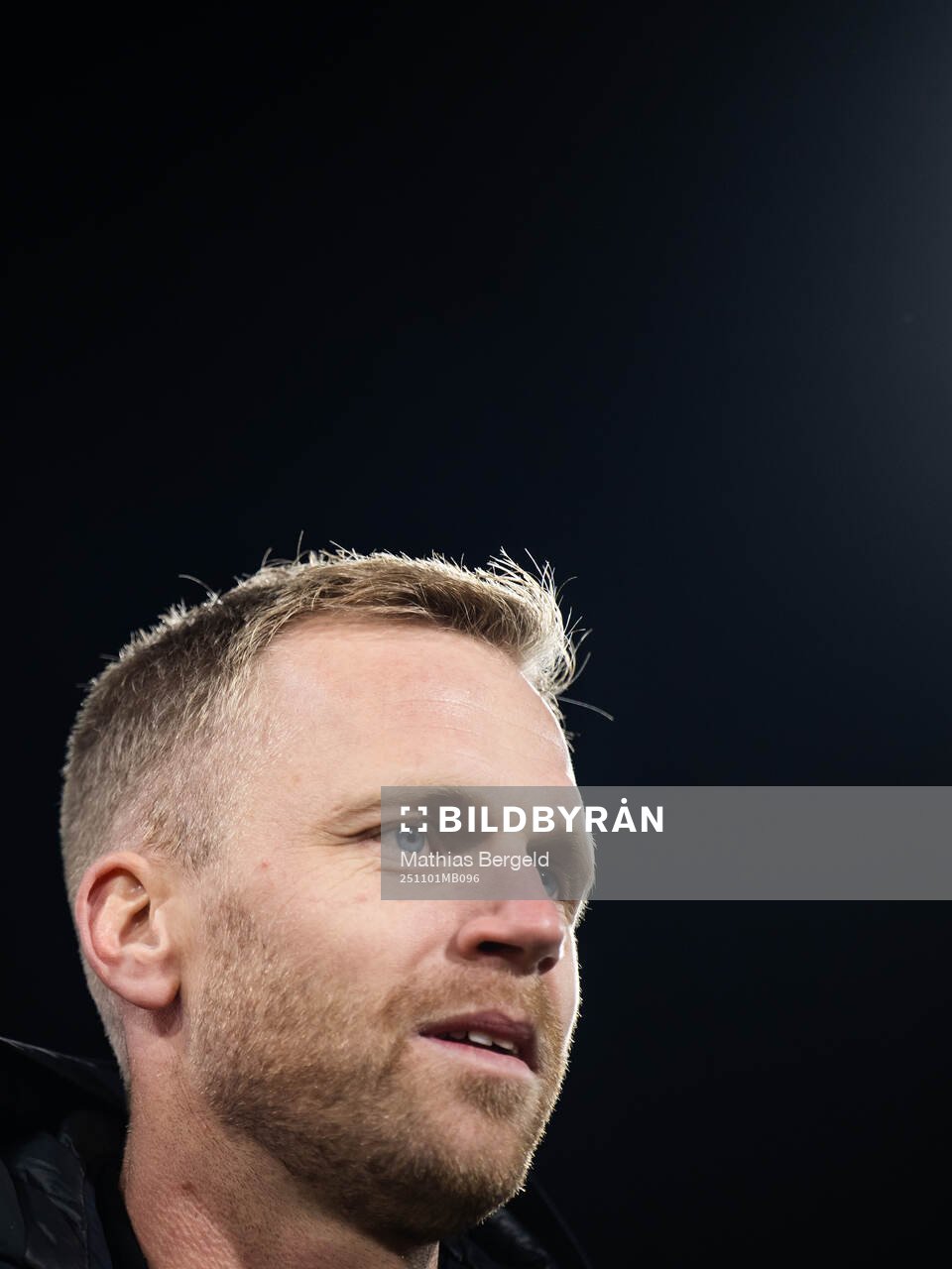 Häckens målvakt Peter Abrahamsson tackas av
