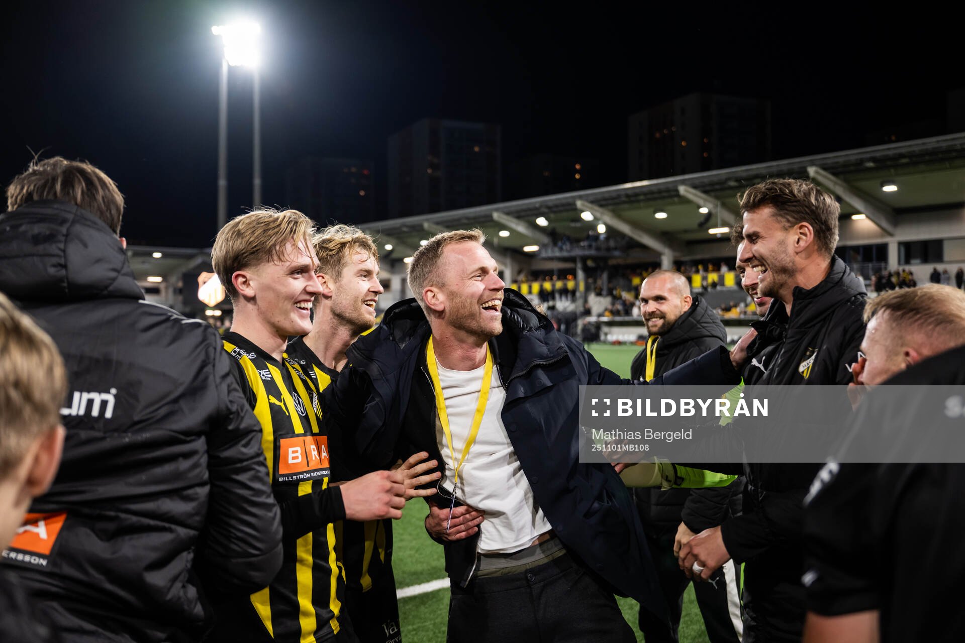Häckens målvakt Peter Abrahamsson med Olle Samuelsson,