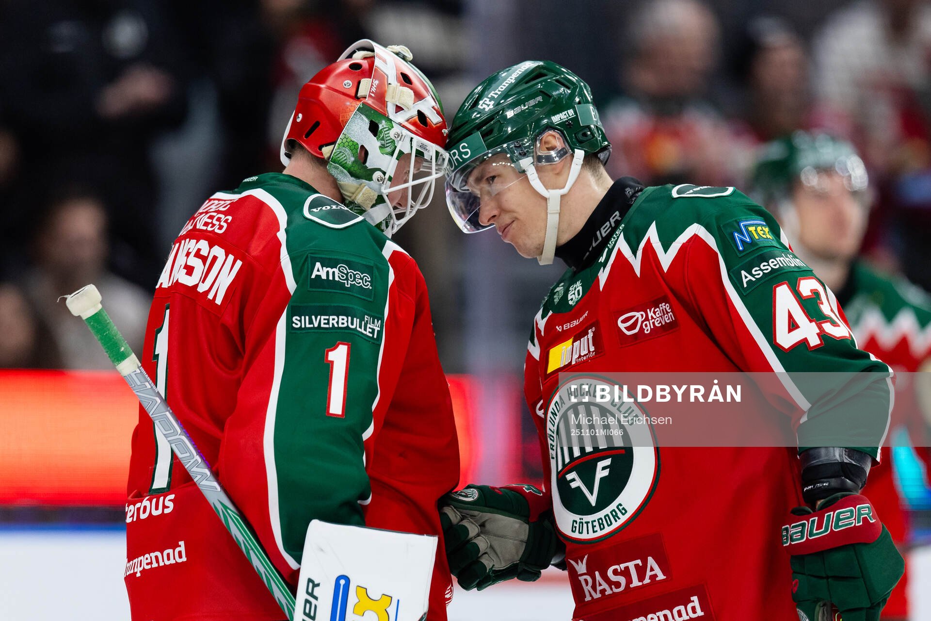 Frölundas målvakt Lars Johansson och Tom Nilsson jublar