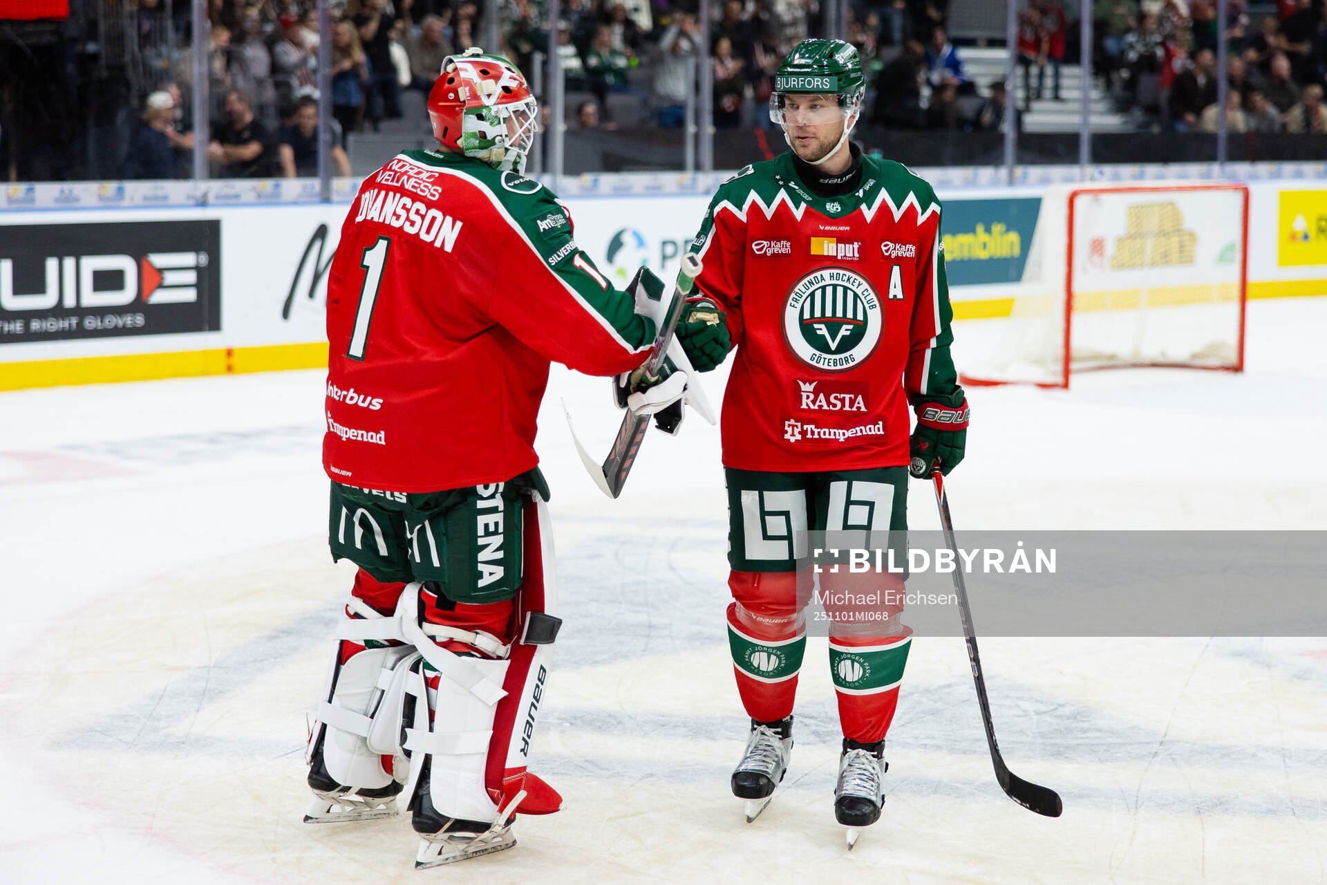 Frölundas målvakt Lars Johansson och Christian Folin
