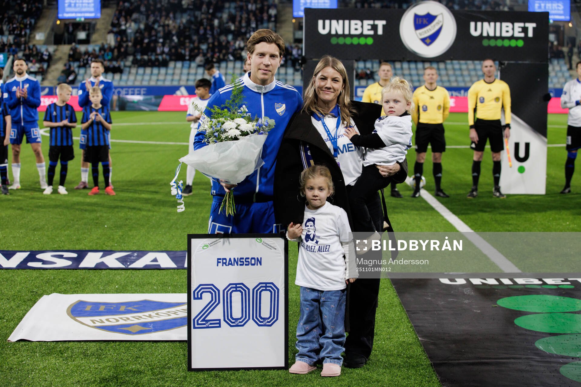 Alexander Fransson hyllas för 200 matcher i IFK