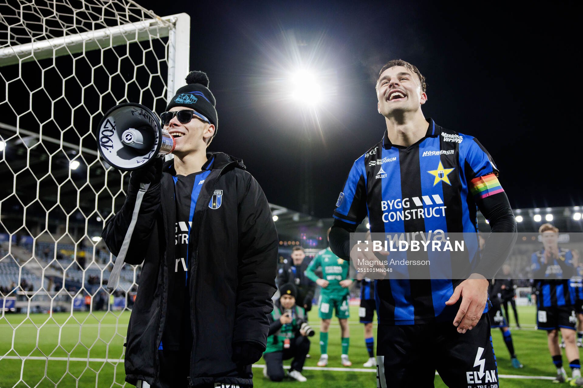 Sirius Leo Walta och Henrik Rönnlöf Castegren jublar