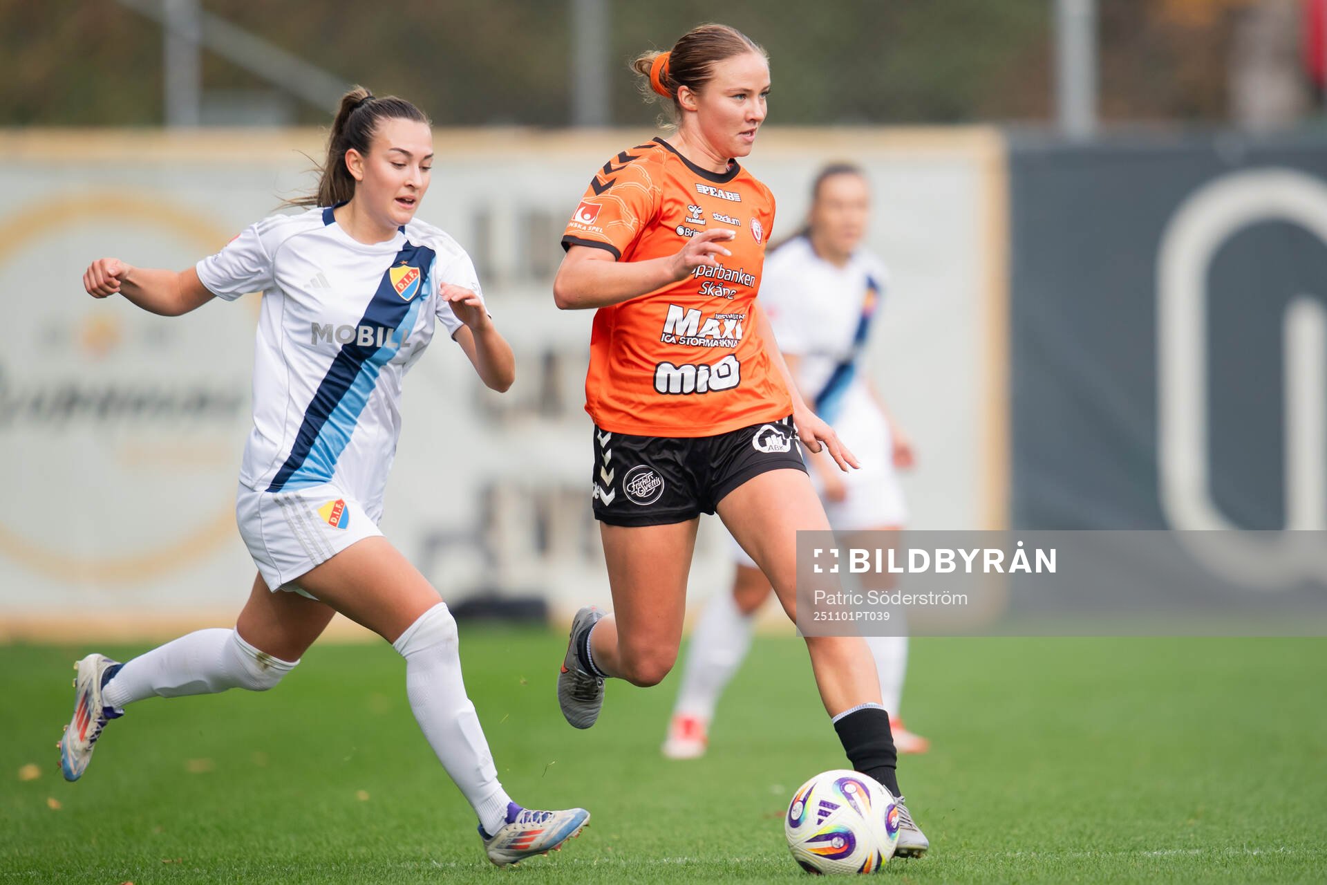 Djurgårdens Lucia Duras och Kristianstads Mathilde Janzen