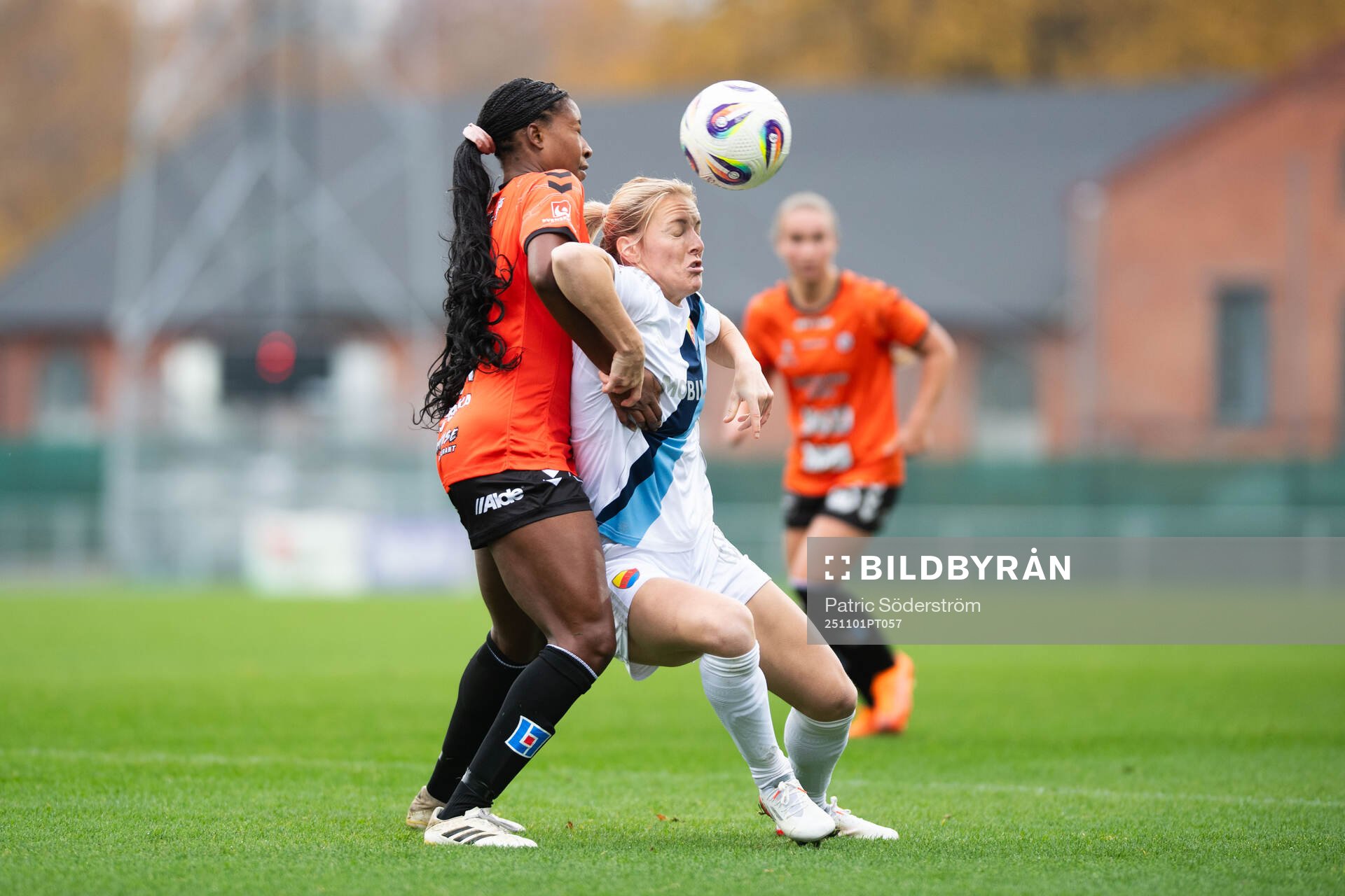 Kristianstads Waniya Hudson och Djurgårdens Mimmi