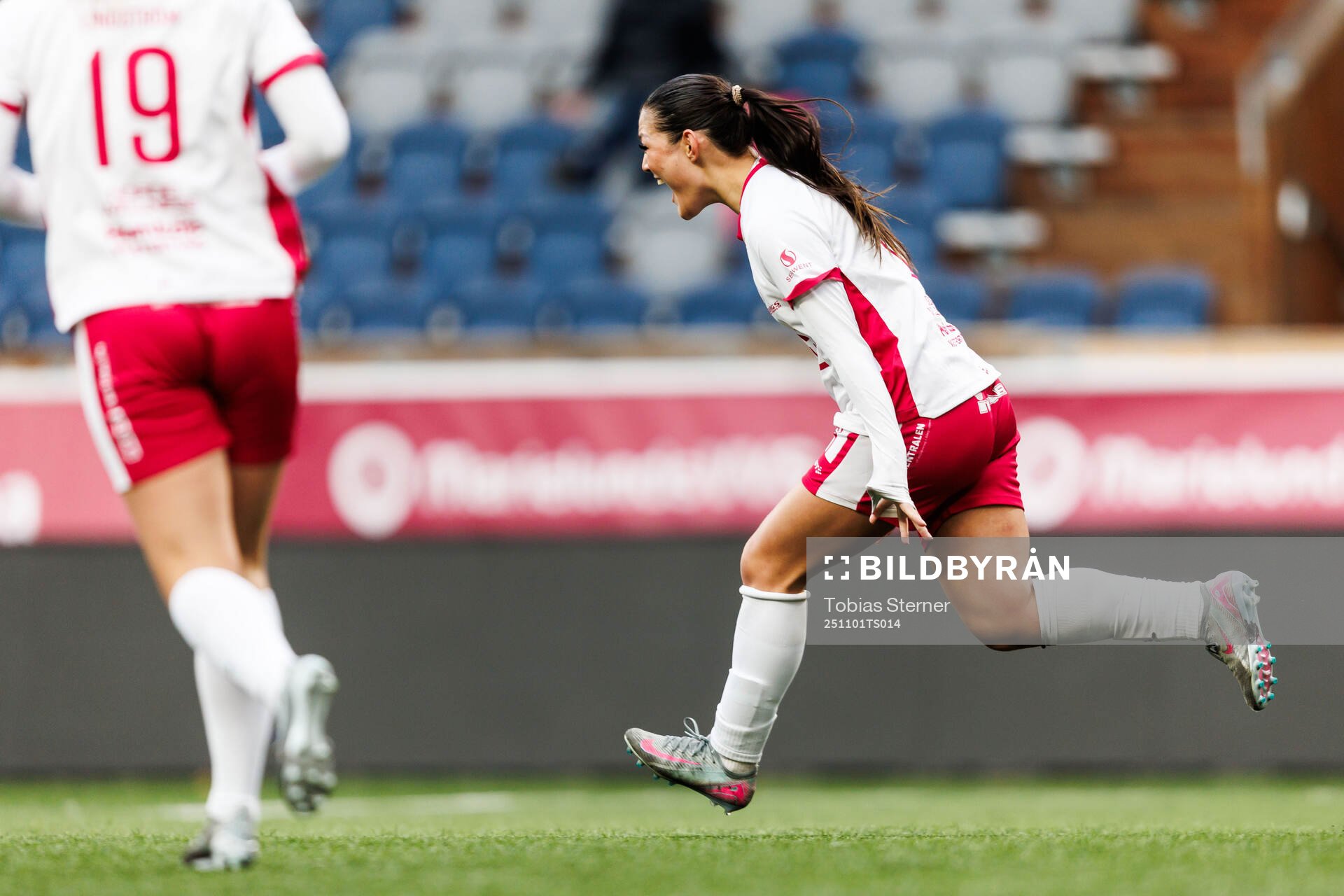 IK Uppsalas Amelia Olofsson jublar