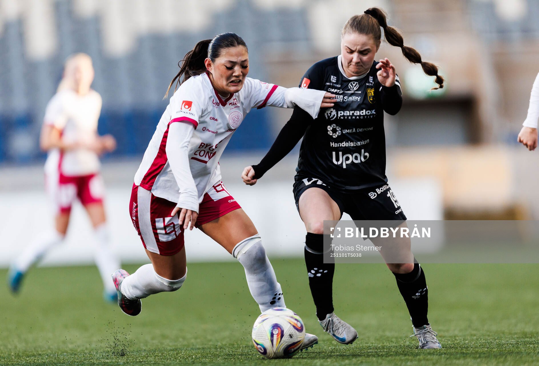 IK Uppsalas Amelia Olofsson och Umeås Elvira Fjällström