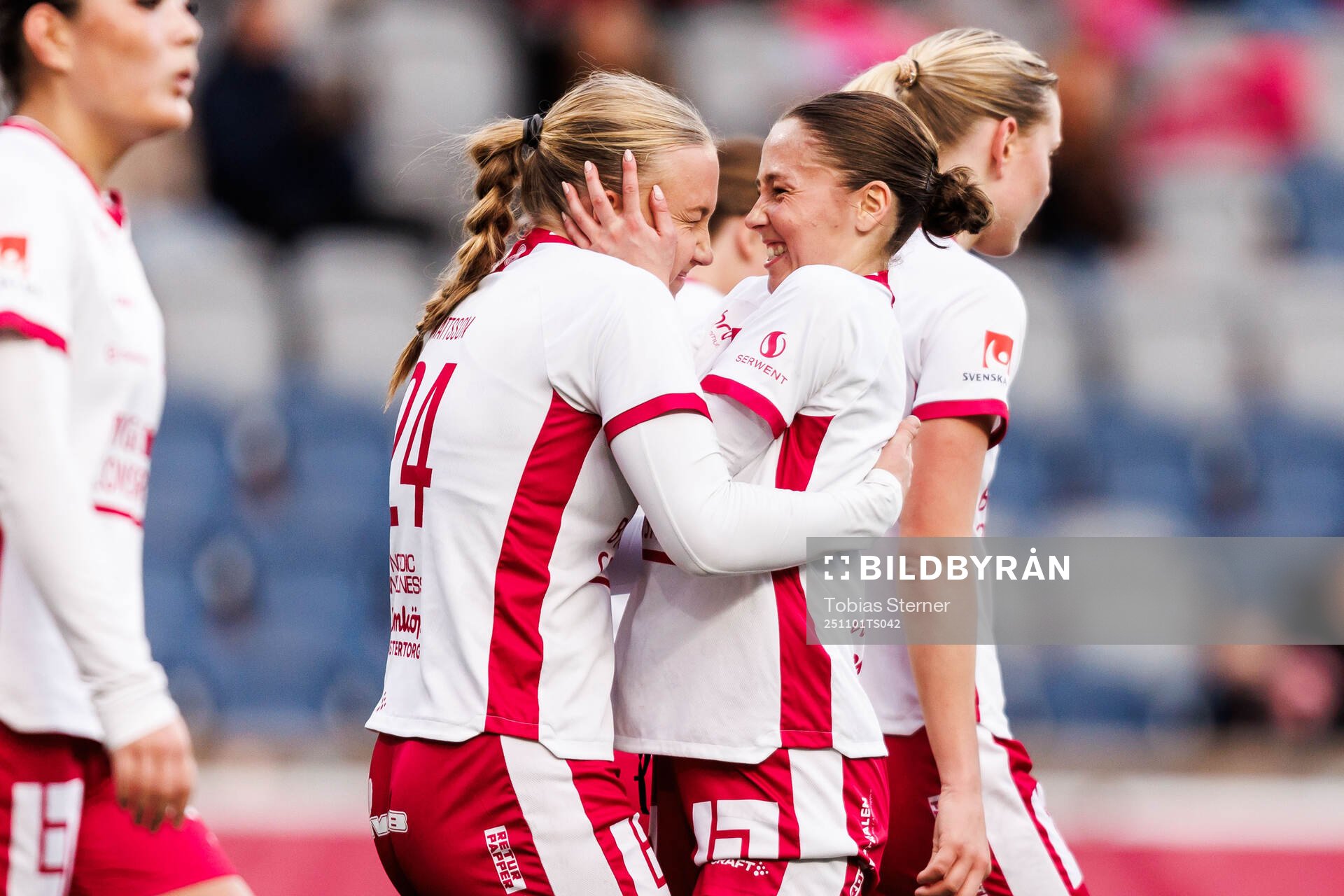 IK Uppsalas Thindra Mattsson och Tekla Höckert jublar