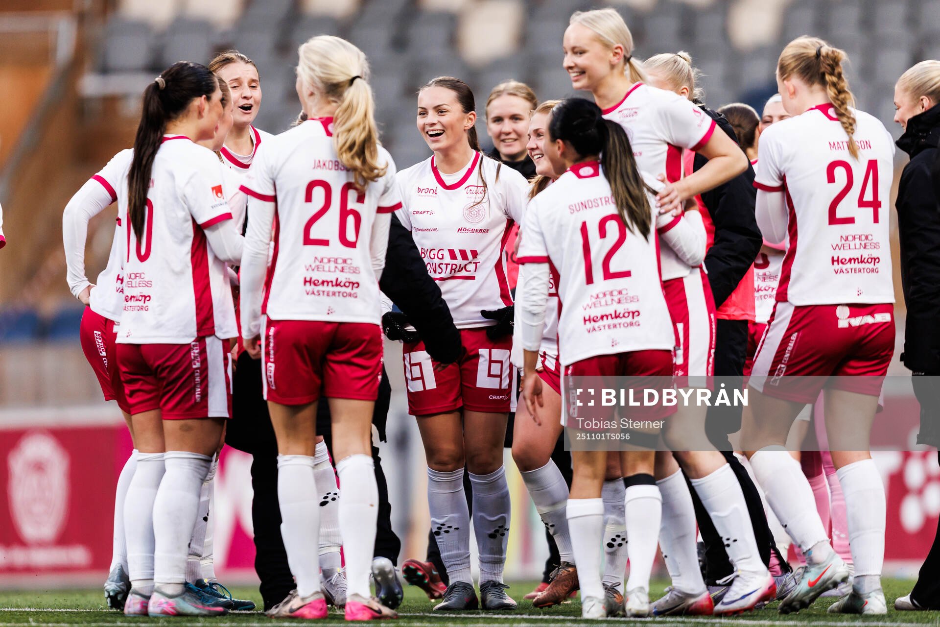 IK Uppsalas spelare jublar