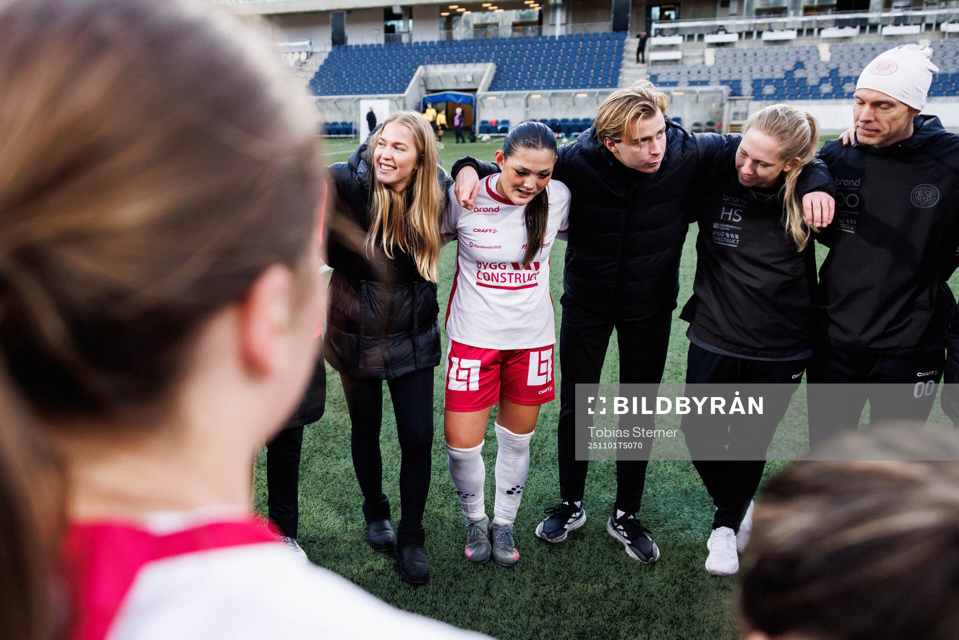 IK Uppsalas Amelia Olofsson, sportchef Julius Brekkan och