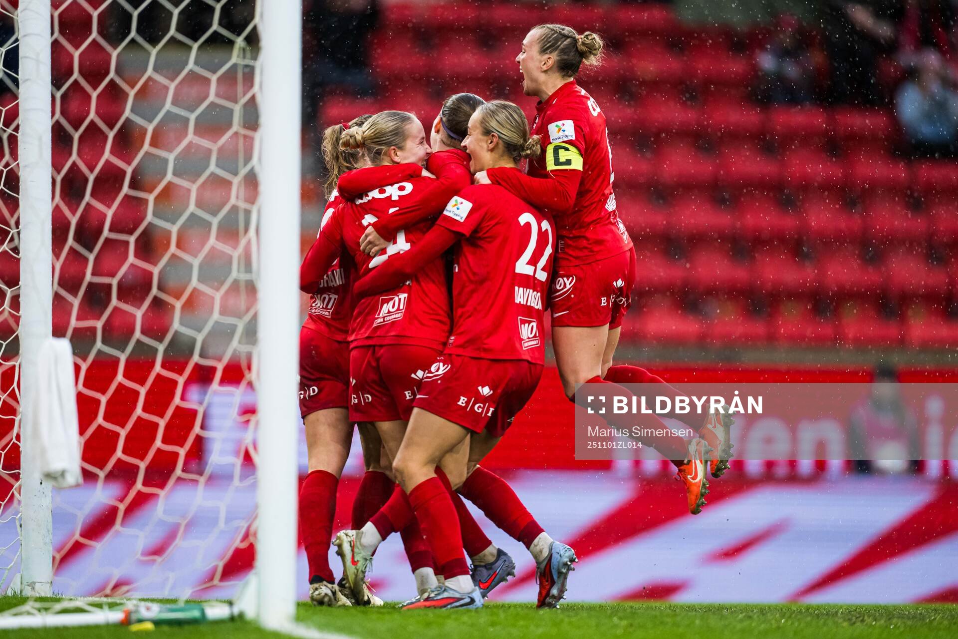 Nea Emilia Lehtola of Brann celebrates
