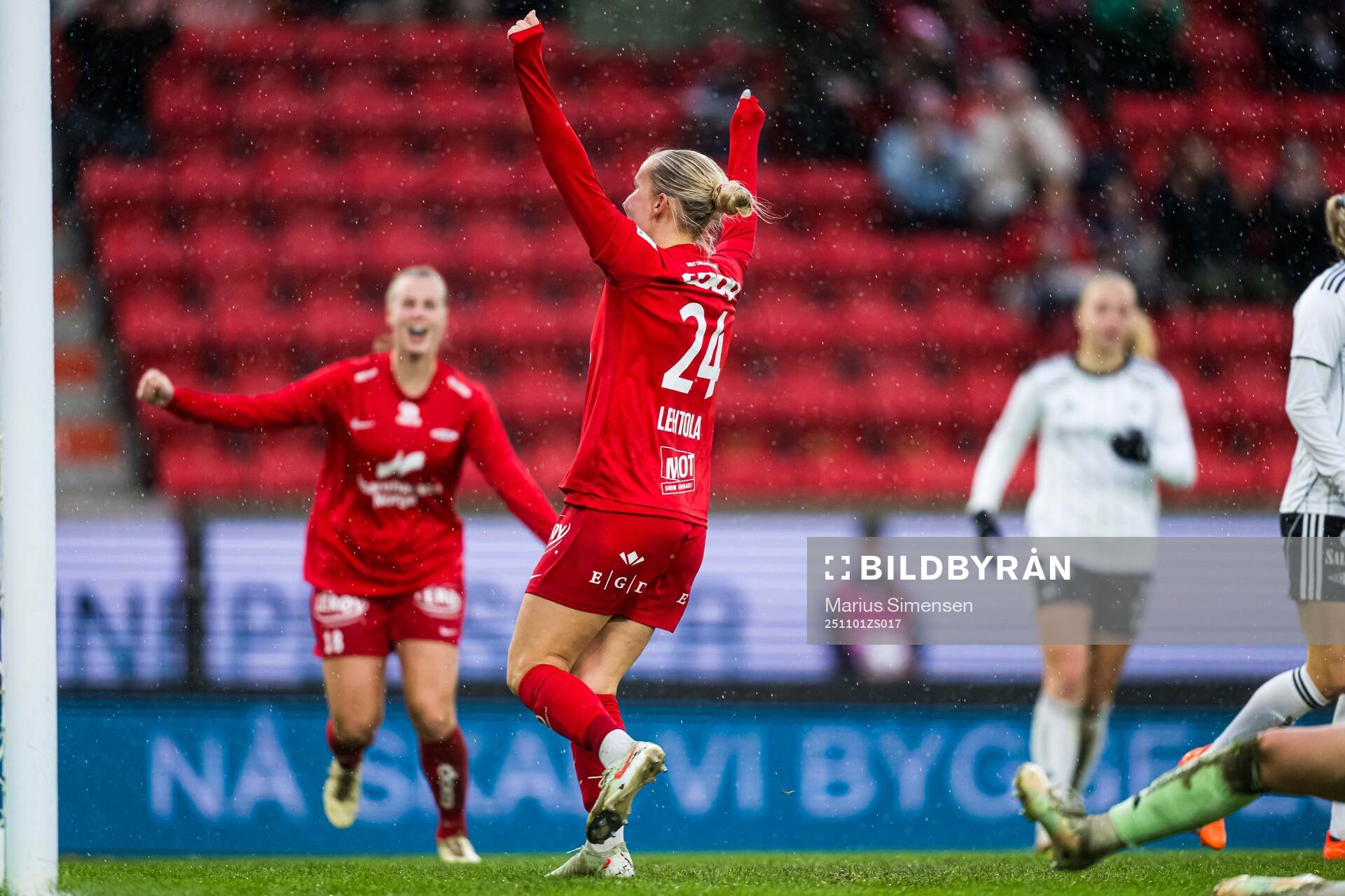 Nea Emilia Lehtola of Brann celebrates