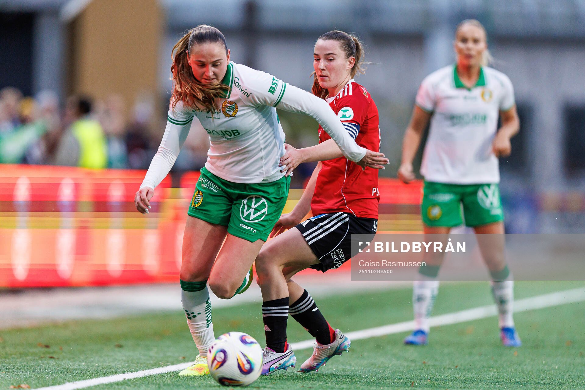 Hammarbys Vilde Hasund och IFK Norrköpings Carrie Jones