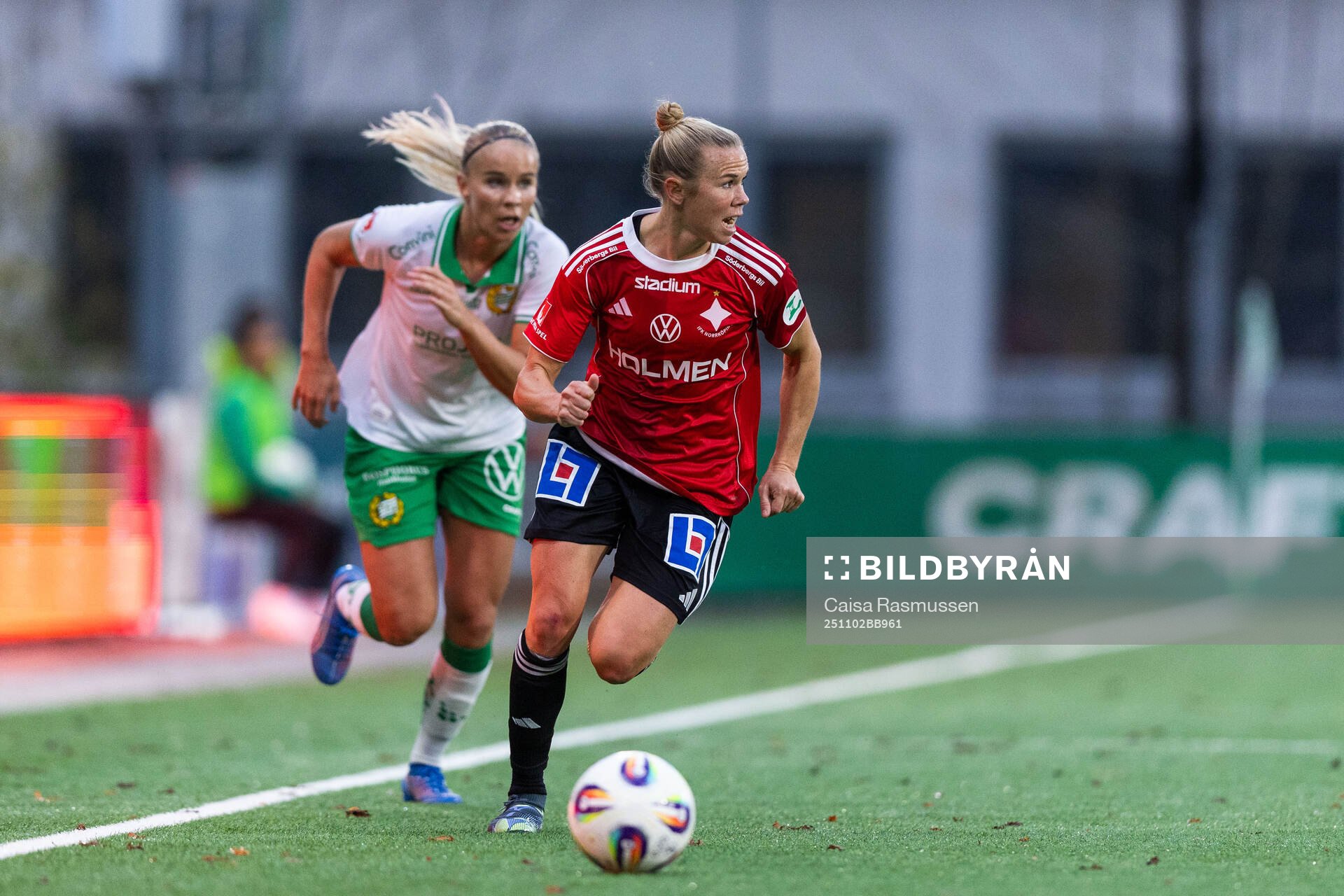 IFK Norrköpings Jessica Wik och Hammarbys Stina Lennartsson