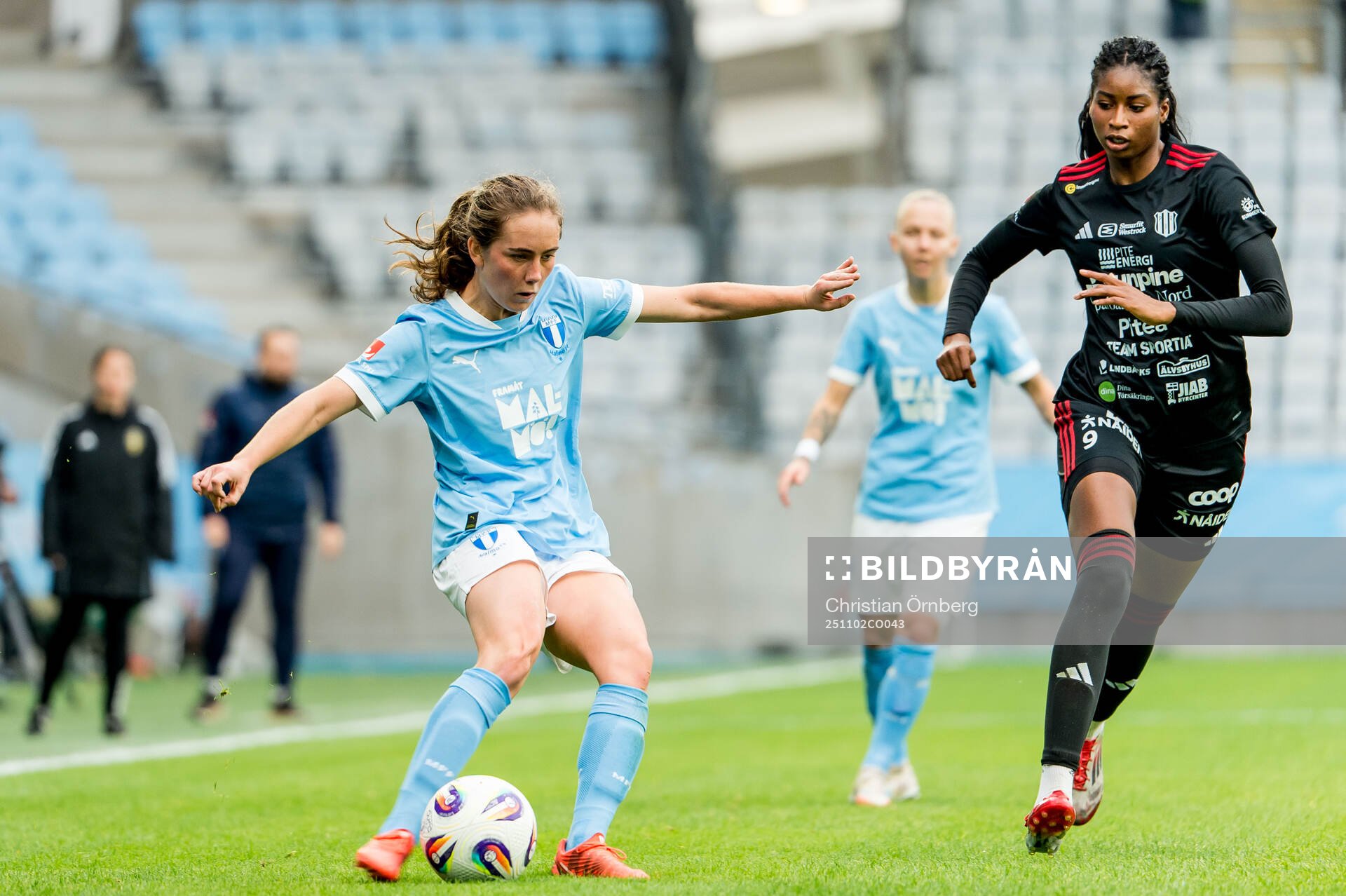Malmö FFs Matilda Kristell och Piteås Sharon Sampson