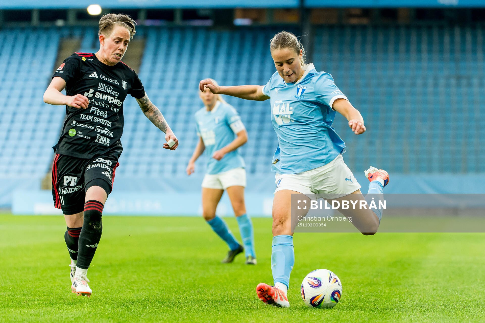 Piteås Cecilia Edlund och Malmö FFs Courtney Nevin